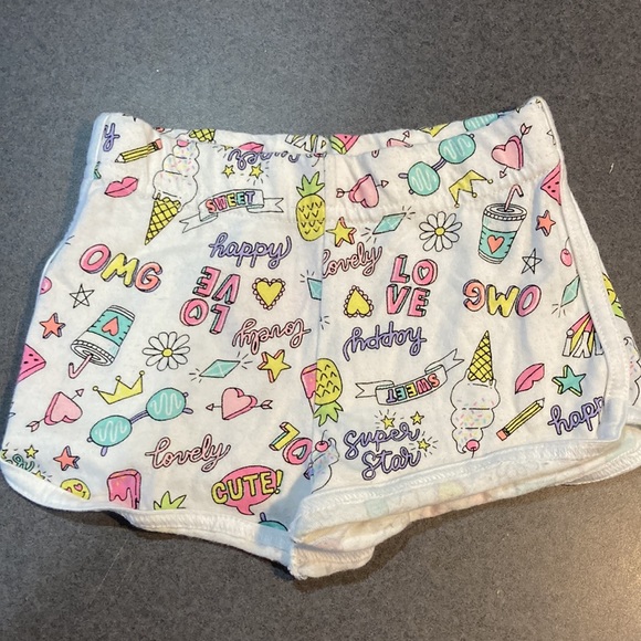 Girls shorts - Picture 2 of 7